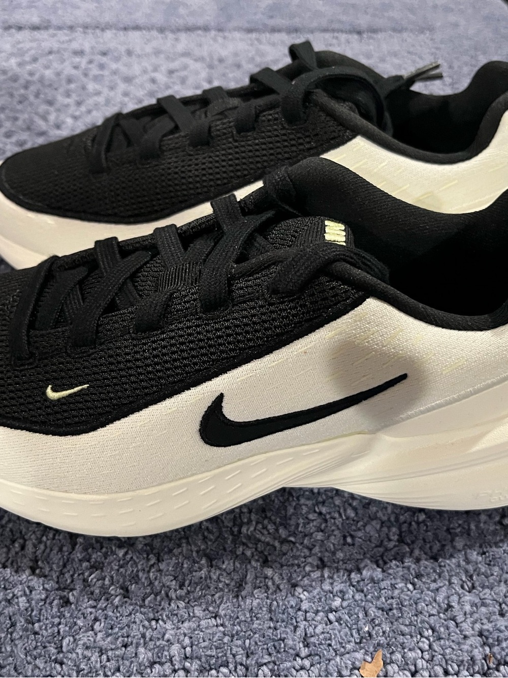 Nike Uplift Youth Black and White Casual Sneakers